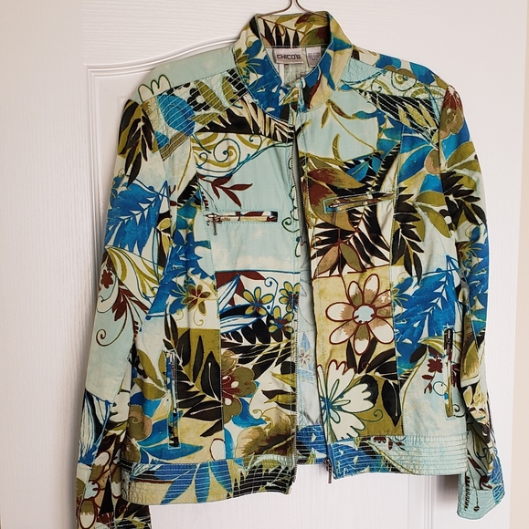 Women's Jacket - Picture 2 of 3